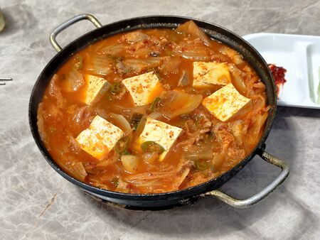 Kimchijjigae.jpg