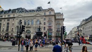 Piccadily circus 2016.jpg