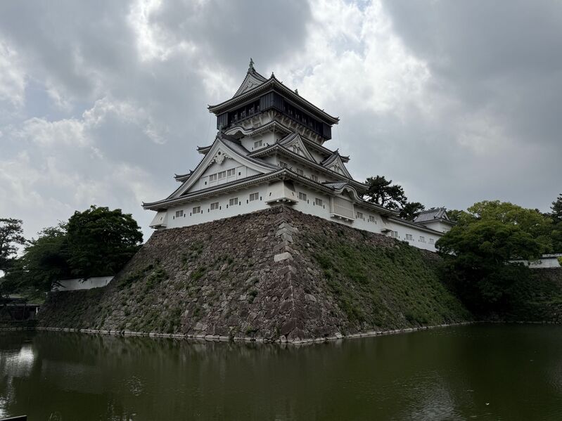 파일:Kokura castle tensyukaku.jpg